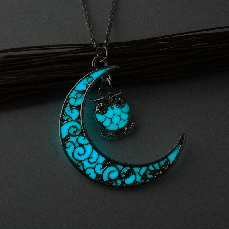 Glowing Pendant Necklace - Silver Plated Chain