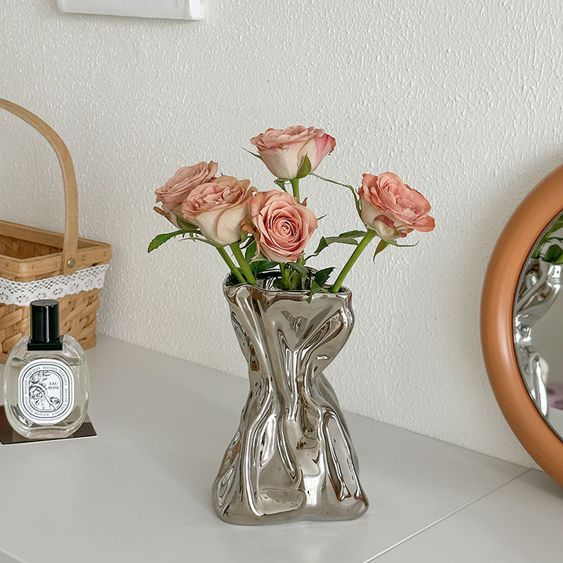 Premium Simple Cream Style Vase - Elegant Home Decoration Centerpiece