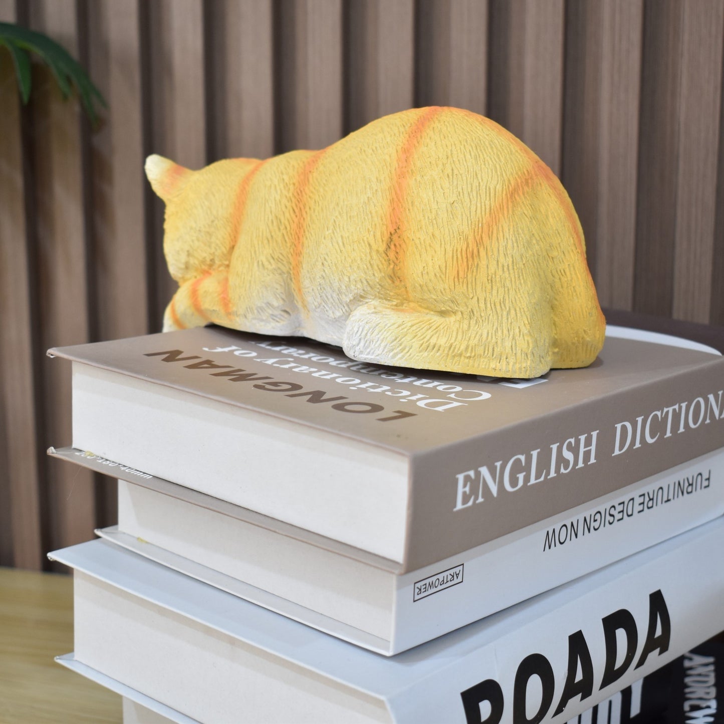 Premium Cat & Bear Resin Ornaments - Creative Cartoon Home Decoration Set