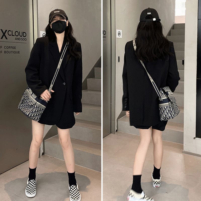 Women's Black Suit Jacket - Stylish Professional Blazer