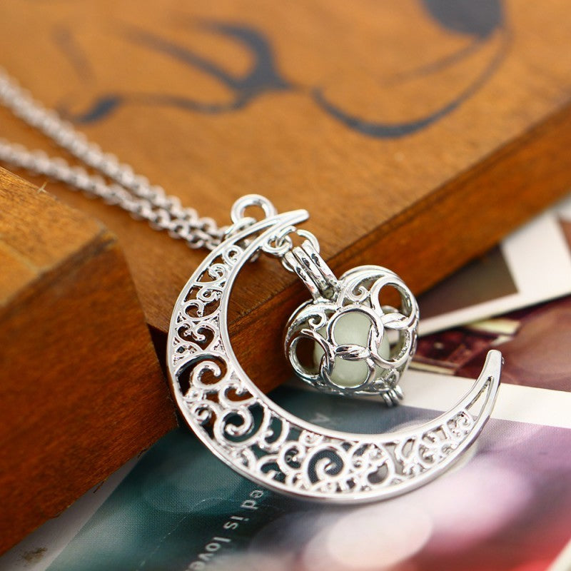 Glowing Pendant Necklace - Silver Plated Chain