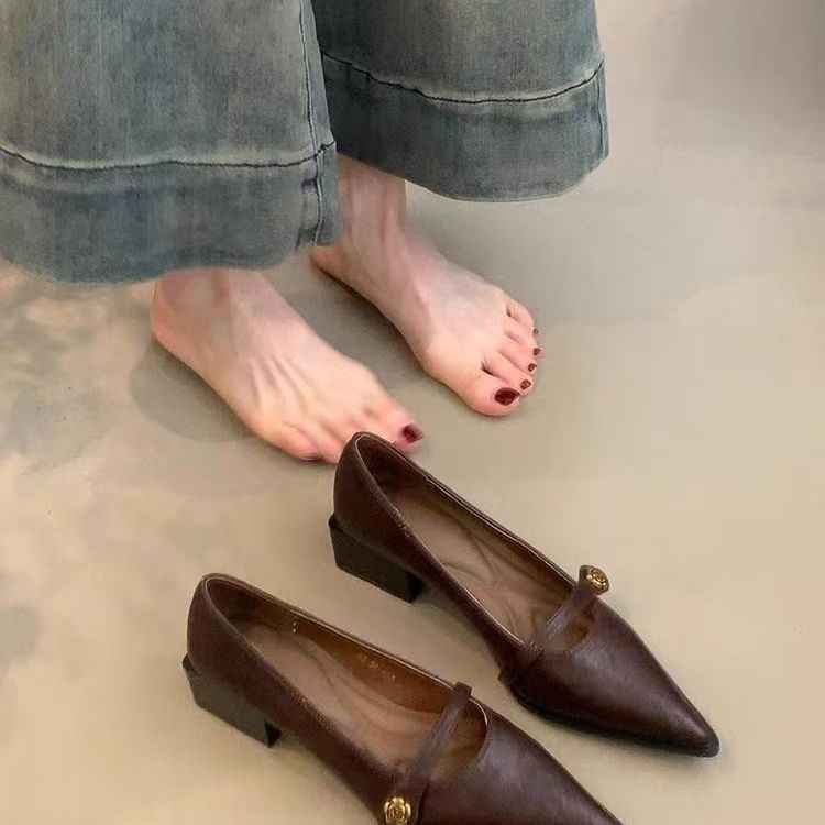 Versatile Fashion Retro Low-cut High Heels Women Camellia