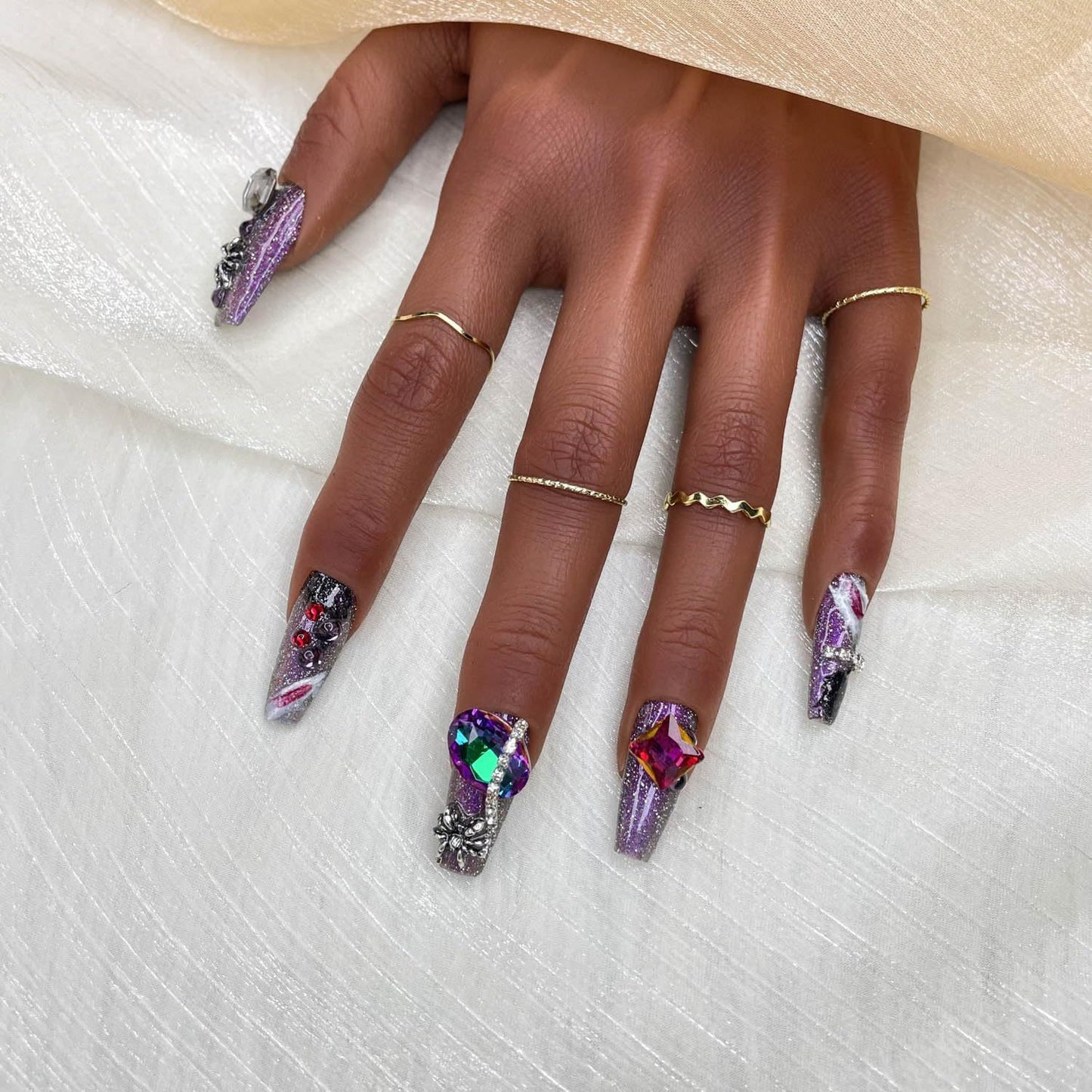 GGDDSHA Press On Nails Short, No Fade Out Fake NailsSeamless Fit Soft Gel Glue On Nails Charms For WomenHandmade Nail Art Manicure Gradient,Royal Arachnid