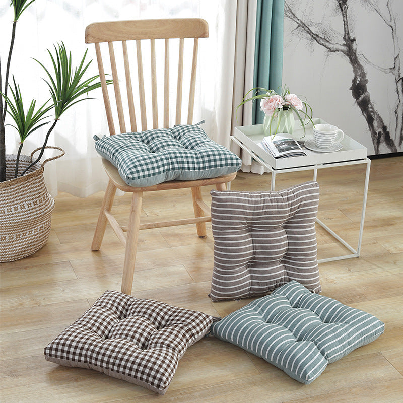 Thickened Four Hole Lattice Stripe Cushion