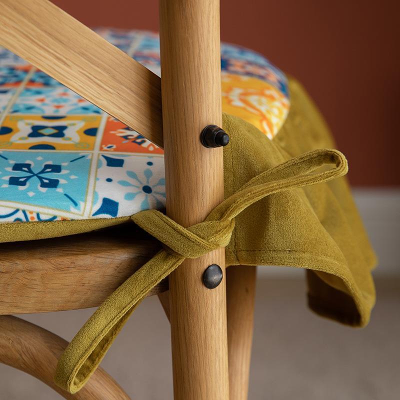 Four Seasons Holland Fleece Print Seat Cushion