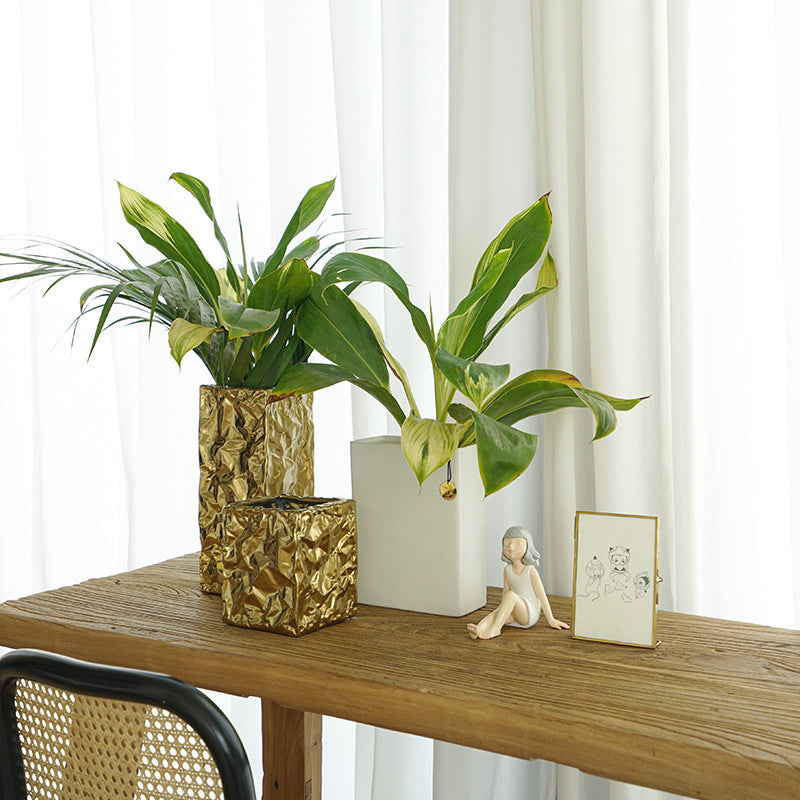 Premium White Ceramic Flower Vase - Gold Tag Home Decoration Ornament
