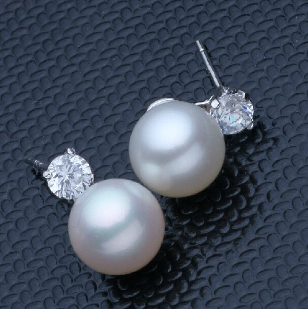Round Pearl Stud Earrings - Classic Elegant Pearl Studs