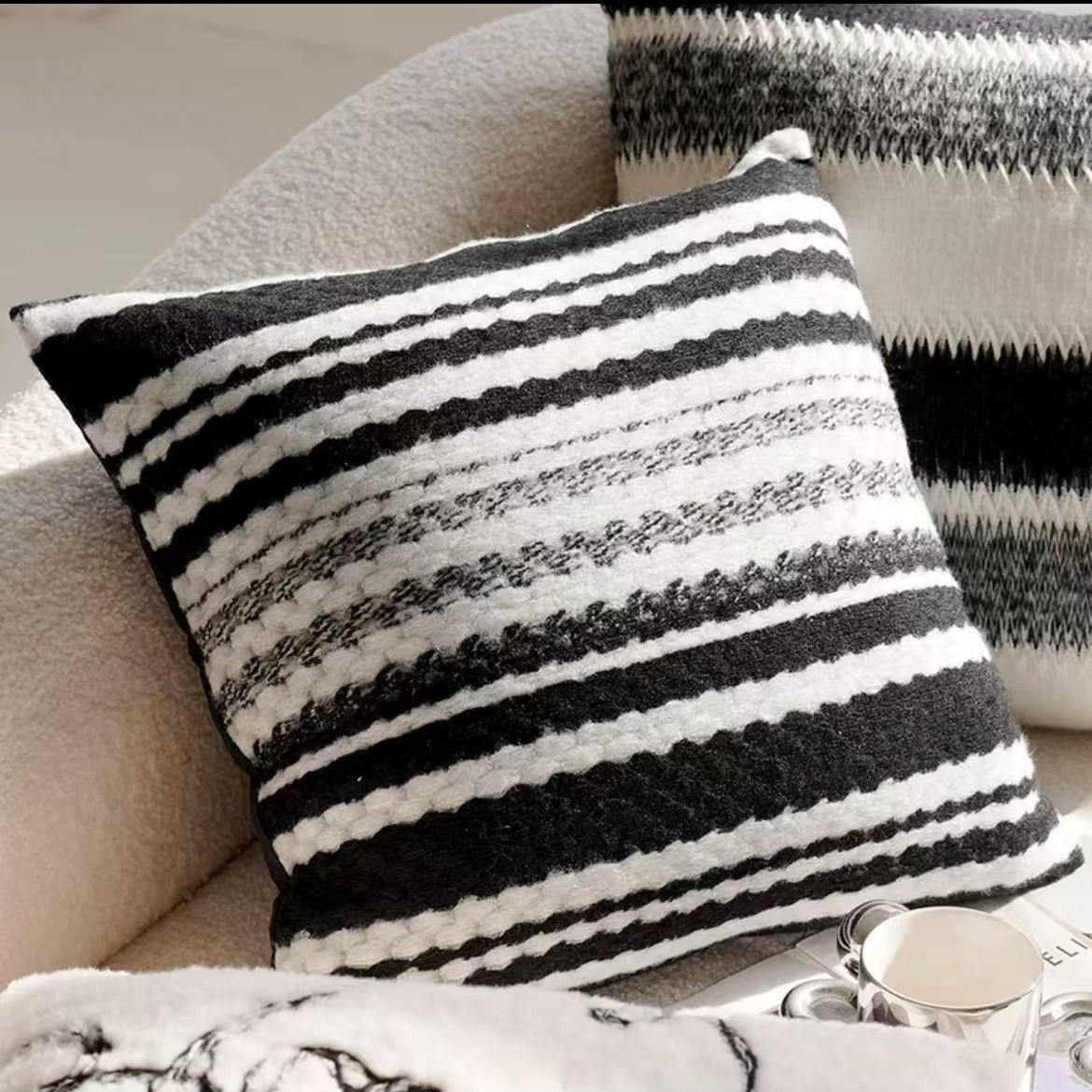 Plush Sofa Cushion Pillow - Ultra-Soft Decorative Throw Pillow