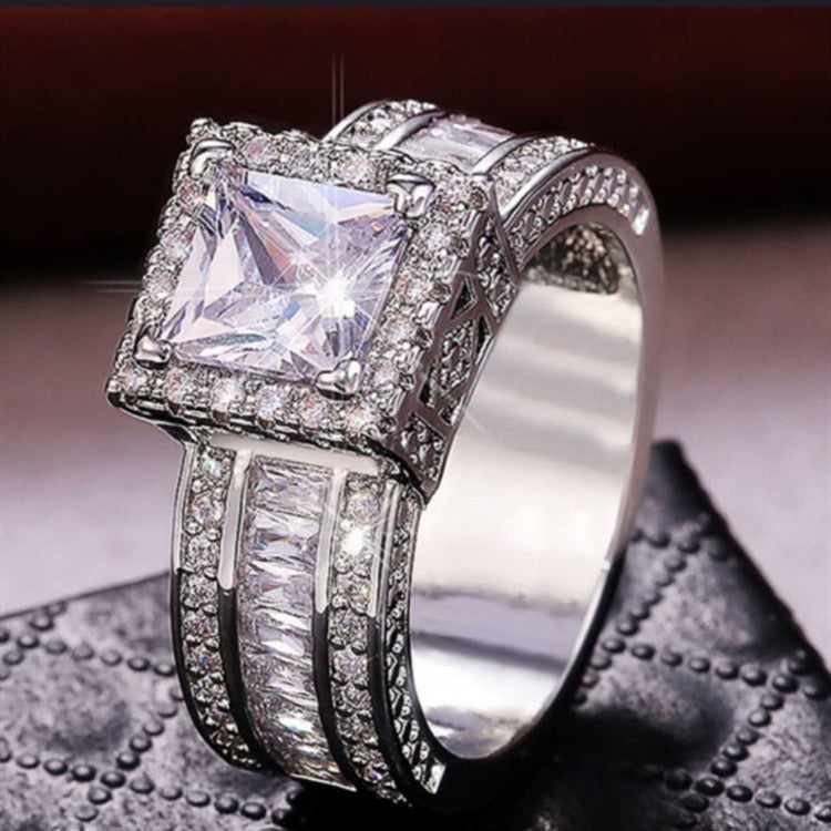 Silver Fashion Women's Ring - Elegant Statement Piece