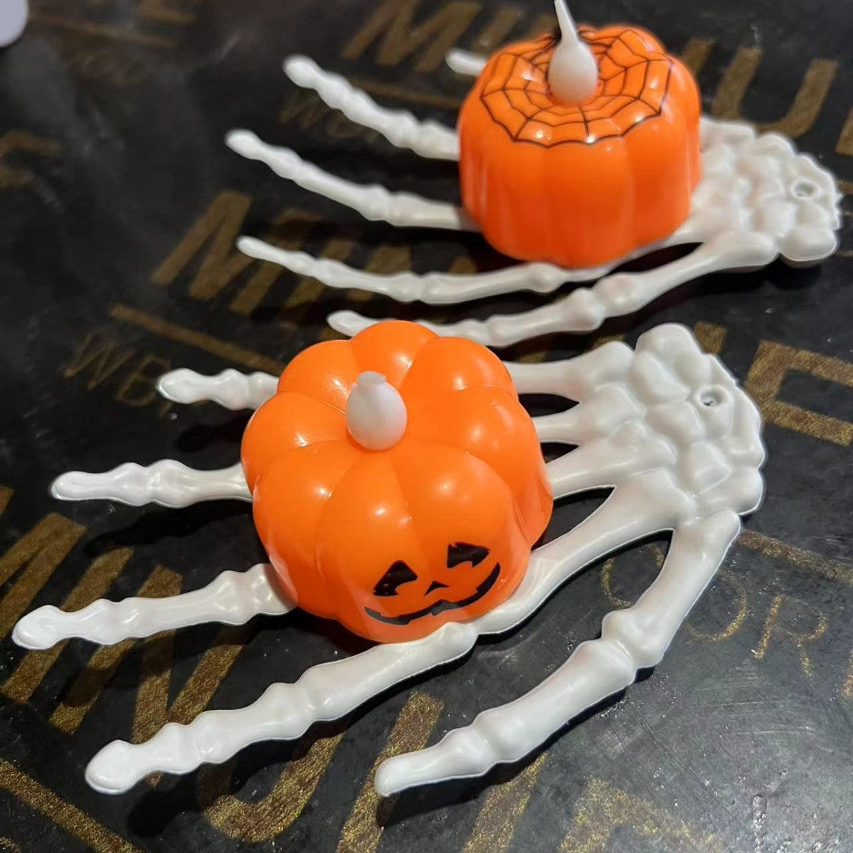 Halloween Skull Claw Decoration - Funny Spooky Prop
