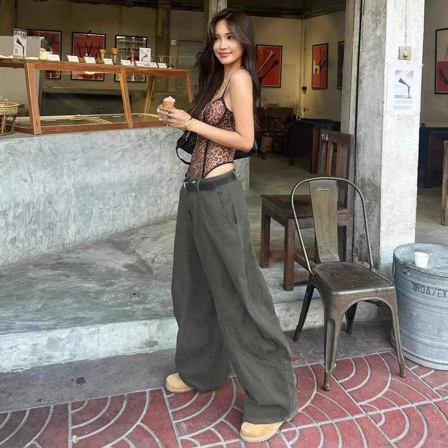 Coffee Color American Retro Draping Mop Machete