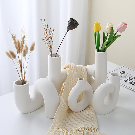 Premium Ceramic Letter Vase - Modern Home Decoration Centerpiece