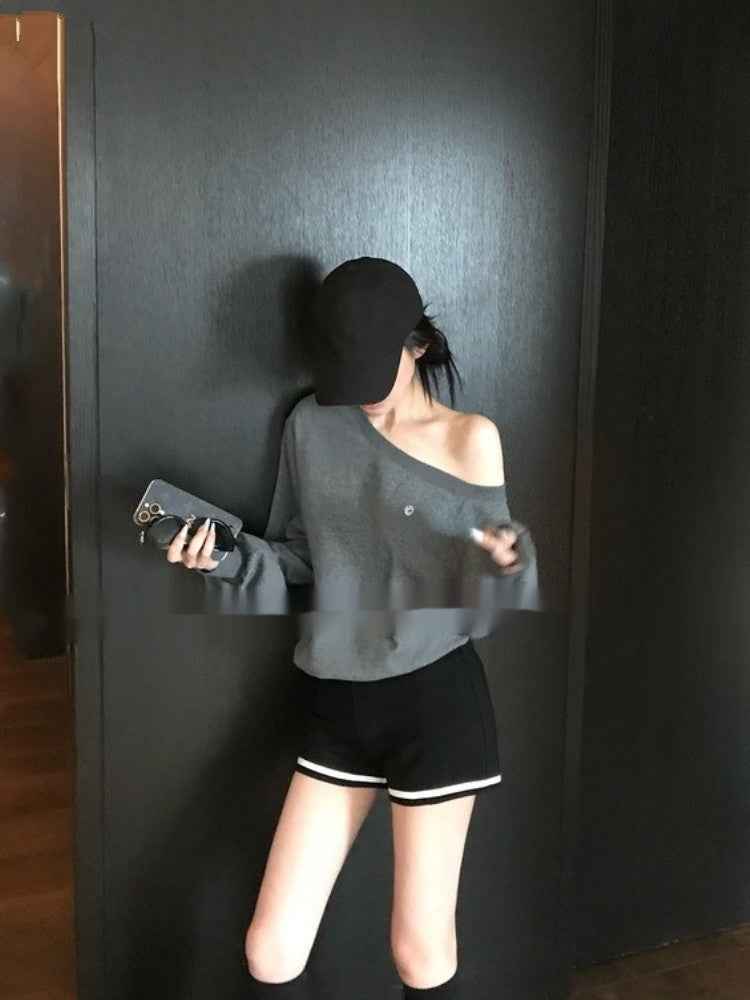 Off-the-shoulder Small Icon Loose Pullover Sweatershirt