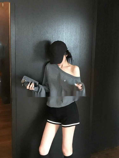 Off-the-shoulder Small Icon Loose Pullover Sweatershirt