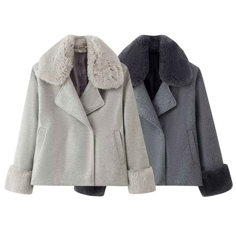 Women's Short Wool Coat With Fur Collar Decoration