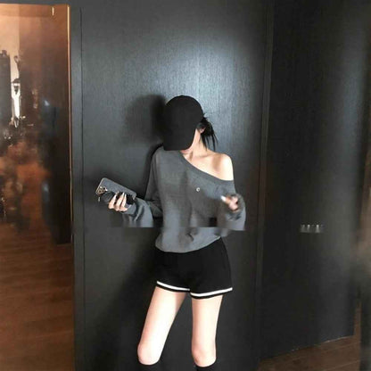 Off-the-shoulder Small Icon Loose Pullover Sweatershirt