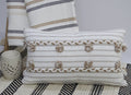 Coussin décoratif tissé à la main 35 x 60 cm avec pompons