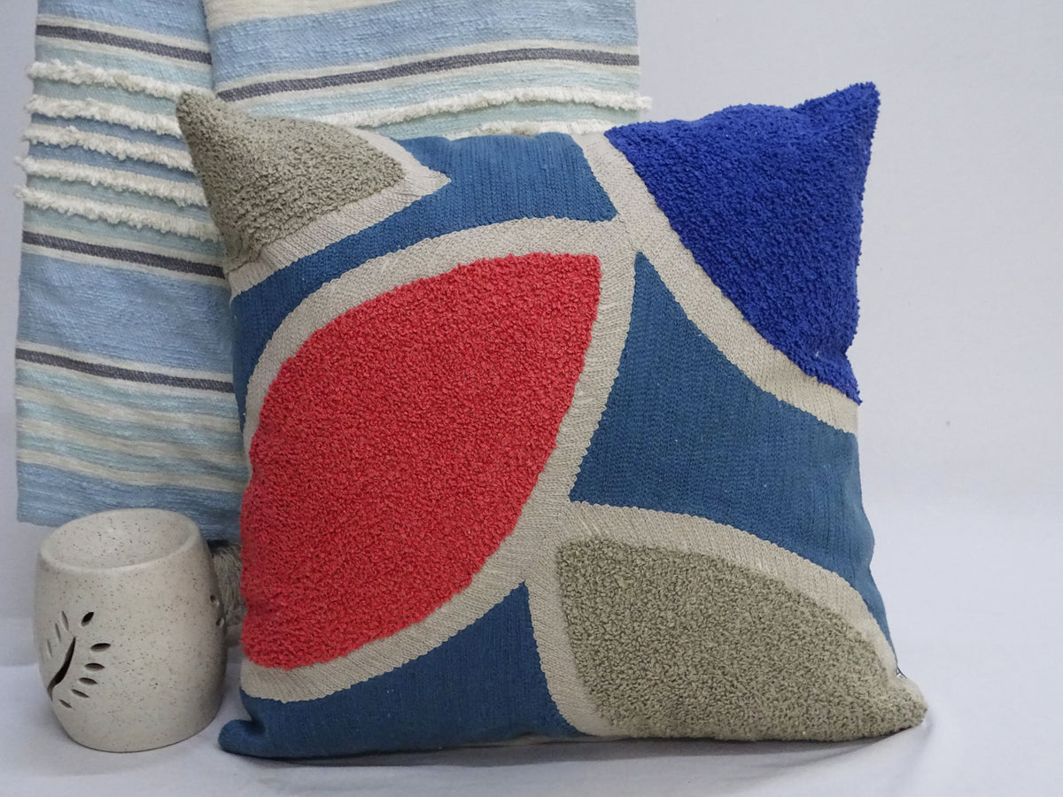 Coussin décoratif brodé multicolore 50 x 50 cm, rembourrage inclus