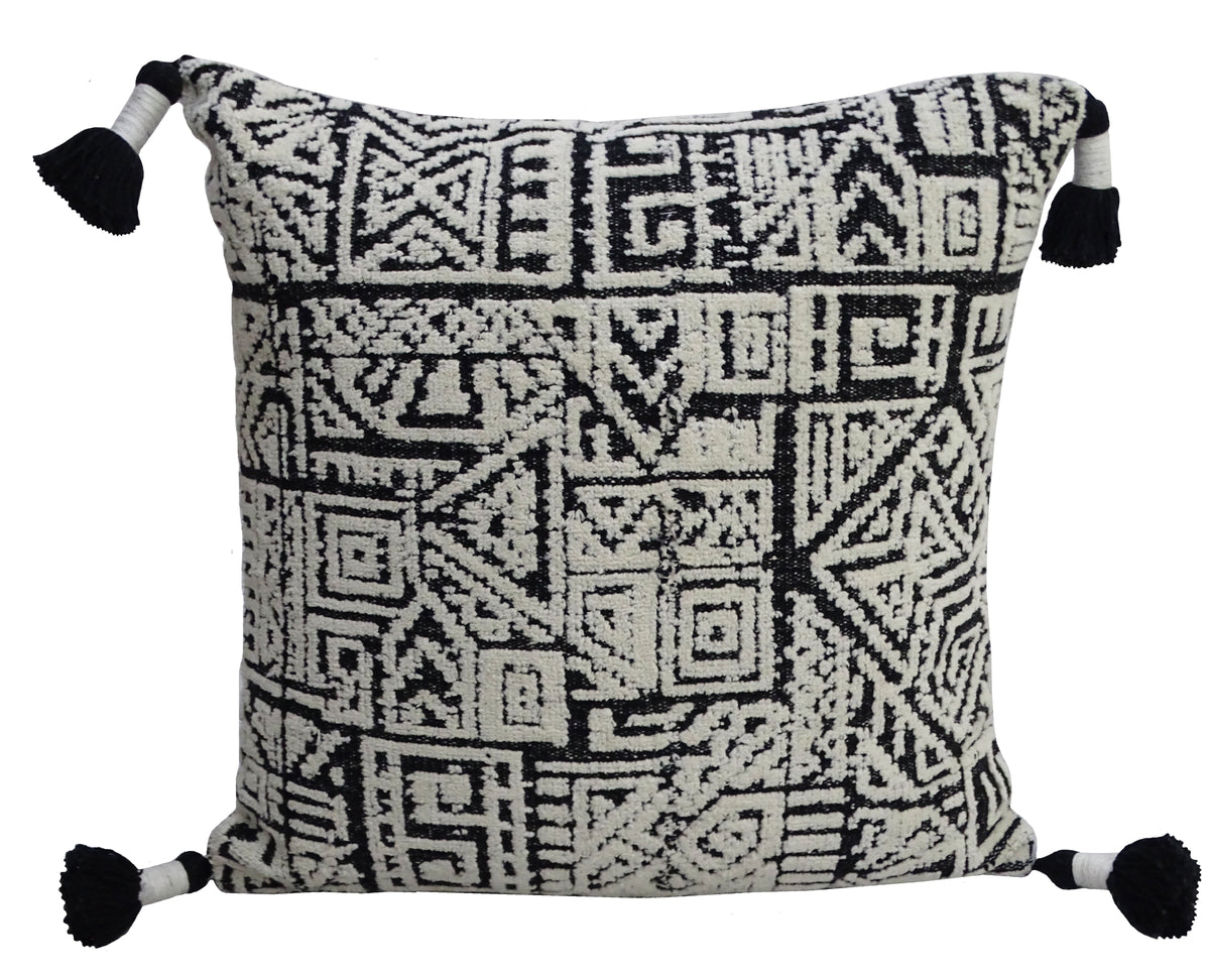 Coussin décoratif 20" x 20" avec pompons