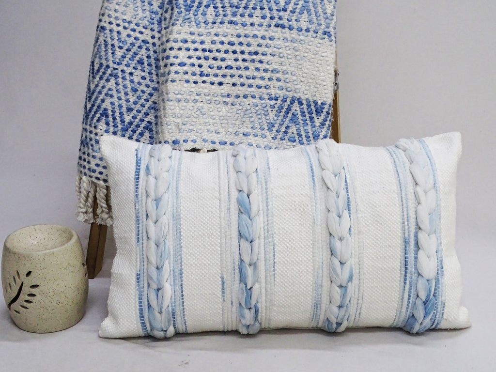Coussin décoratif moderne tissé à la main de 35,5 cm x 61 cm