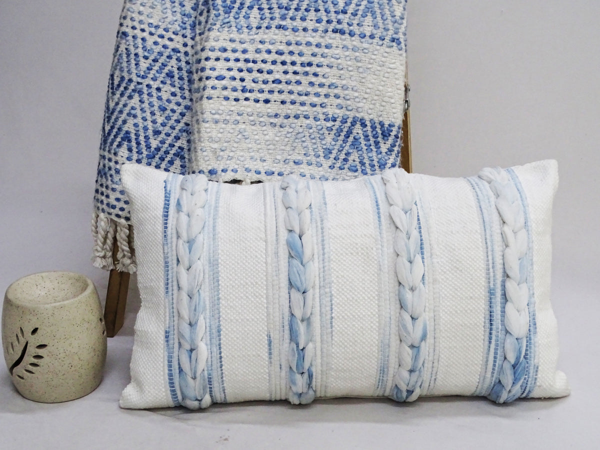 Coussin décoratif moderne tissé à la main de 35,5 cm x 61 cm
