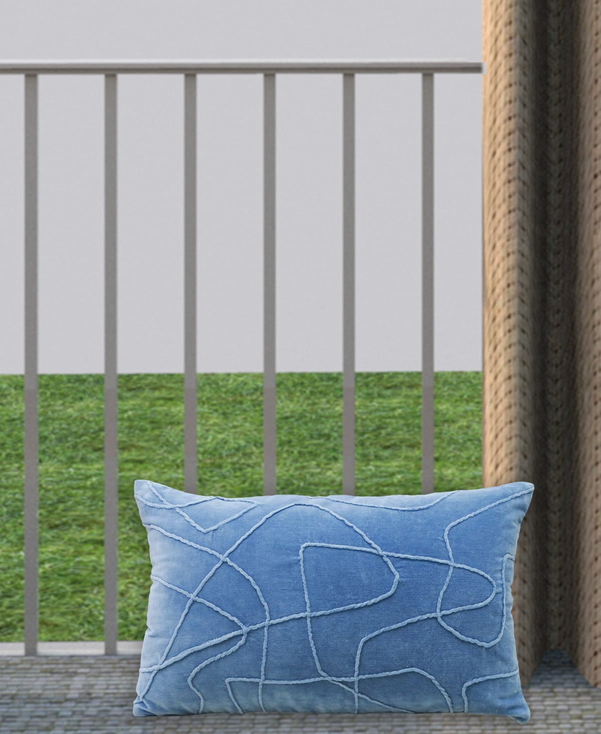 Coussin décoratif en velours uni brodé Linden 14"x24"