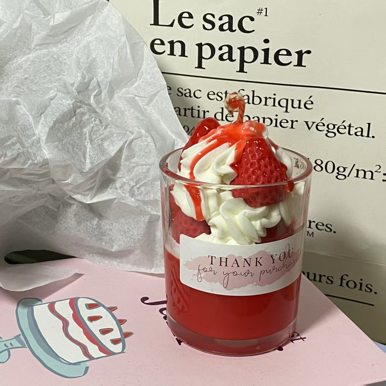 Strawberry chocolate scented candle