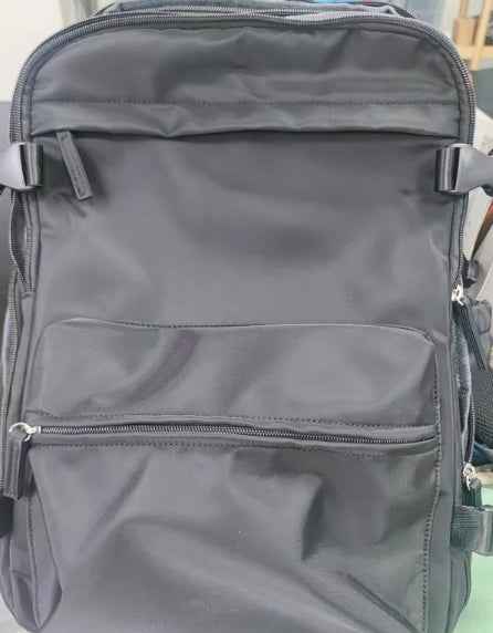 A Comfortable And Durable Backpack With A Vacuum Pump Compression Custom Logo Zipper Seal