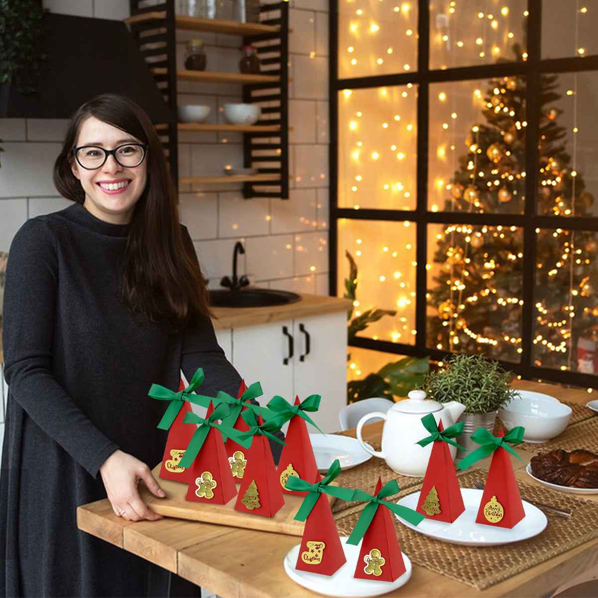 20 Packs Christmas Treat Boxes - Pre-Assembled Triangle Goody Boxes - DropOnline.co