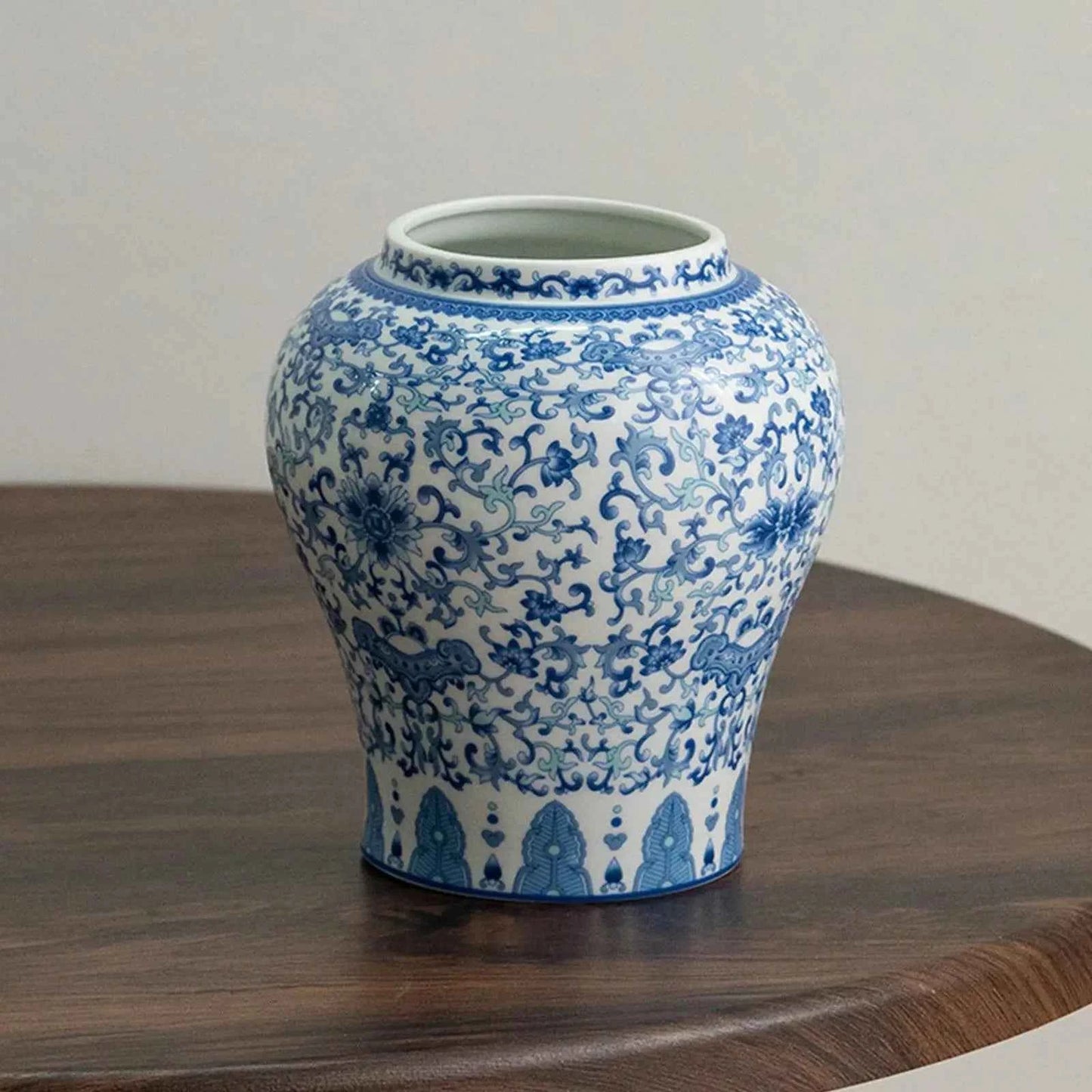 Chinese Style Ceramic Ginger Jar Beautiful Dried Flower Vase Glazed Asian Decor Chinese Blue White Vase Centerpiece Temple Jar