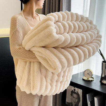 ROSEKIND Blankets 3 Size for Bed, 280GSM Soft & Warm Fleece Blanket, Decorative and Giftable Striped Blankets for Women, Men