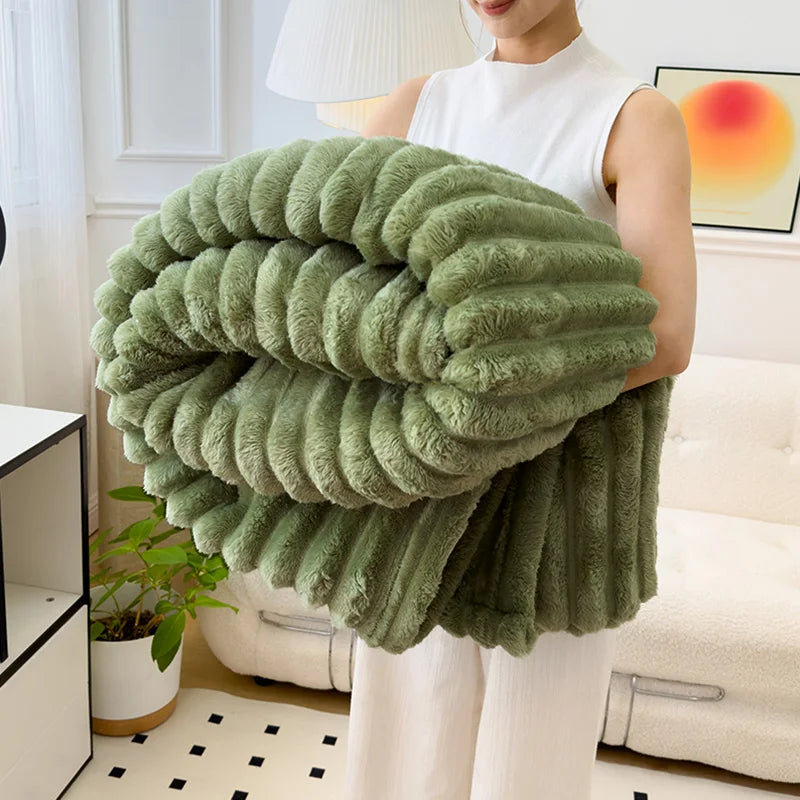 ROSEKIND Blankets 3 Size for Bed, 280GSM Soft & Warm Fleece Blanket, Decorative and Giftable Striped Blankets for Women, Men