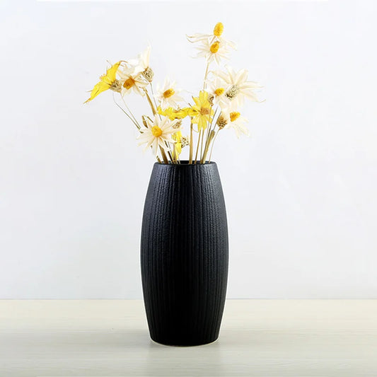Vase en céramique noire moderne créatif classique Vase rétro Conteneur Artisanat européen simple fait à la main Décoration d'intérieur LBS