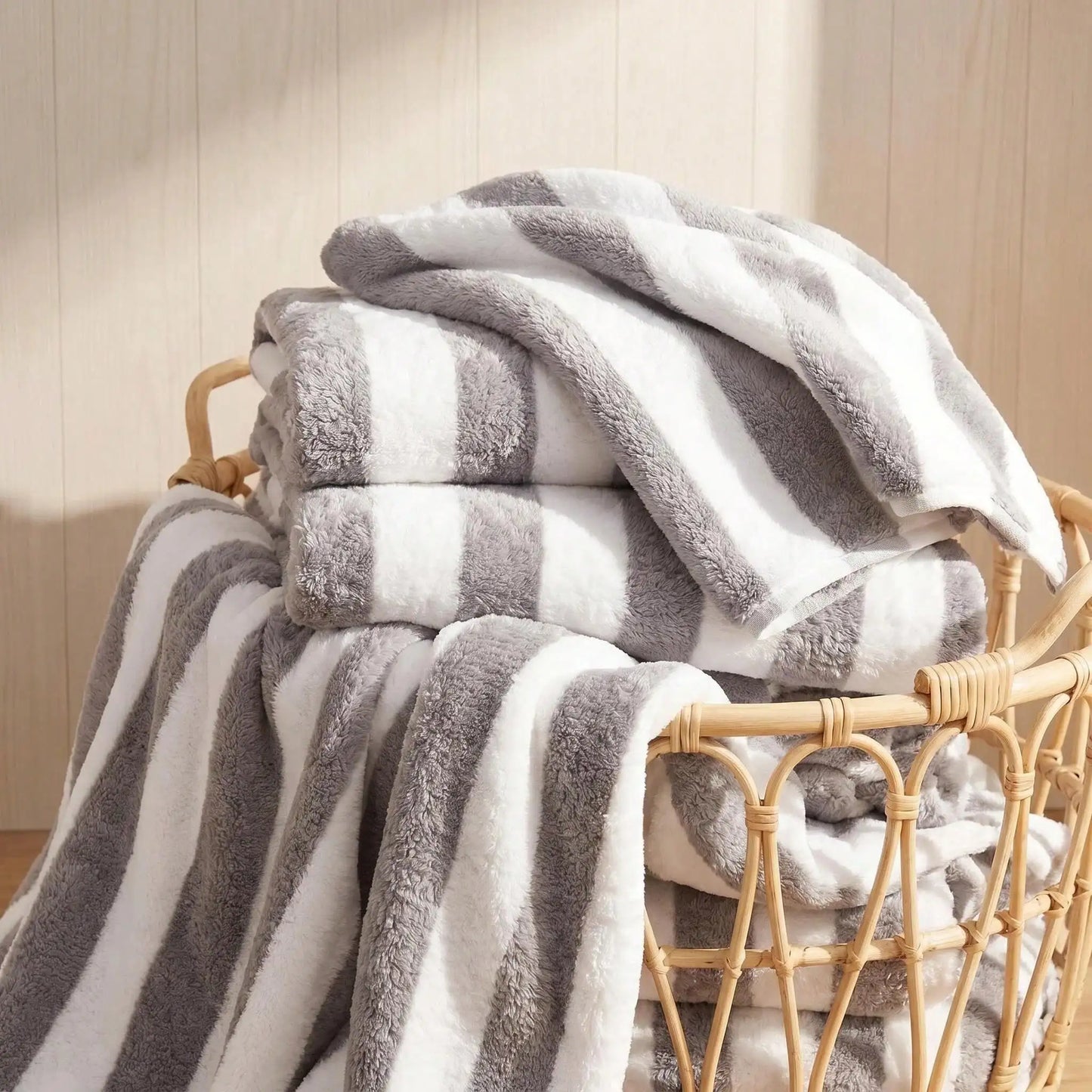 2/4 Pack Striped Soft Fluffy Bath Towel Multi Color Quick Dry