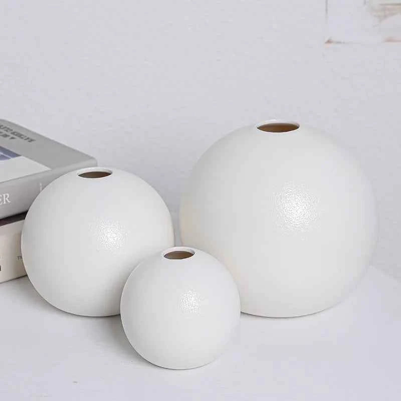 European Black and White Ball Ceramic Vase Ornaments Hydroponic Flower Vase Flower Arrangement Plant Living Room Decoration