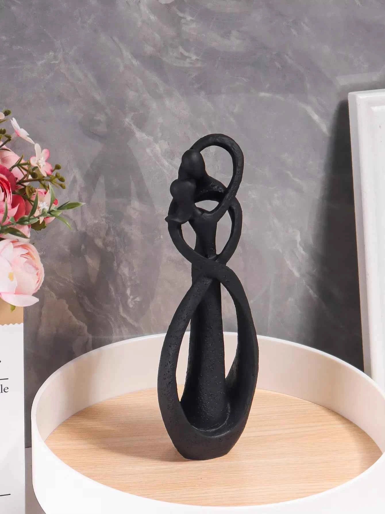 Nordic Style Creative Home Decor: Embracing Couple Sculpture for Office, Bookshelf, Living Room, Bedroom, Tabletop Decoration