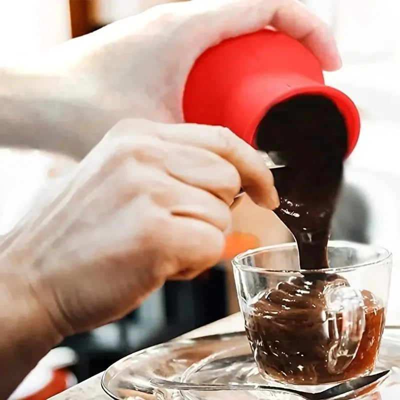 1pc Silicone Chocolate Melting Pot Butter Heat Milk Pourer Jug Butter Sauce Milk Baking Pouring Kettle Baking Tools
