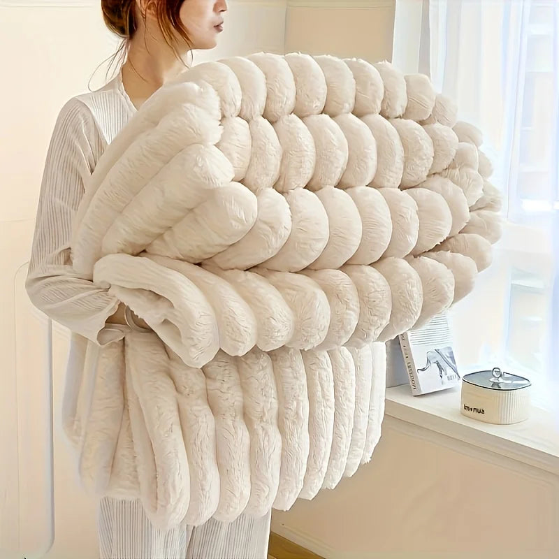 ROSEKIND Blankets 3 Size for Bed, 280GSM Soft & Warm Fleece Blanket, Decorative and Giftable Striped Blankets for Women, Men