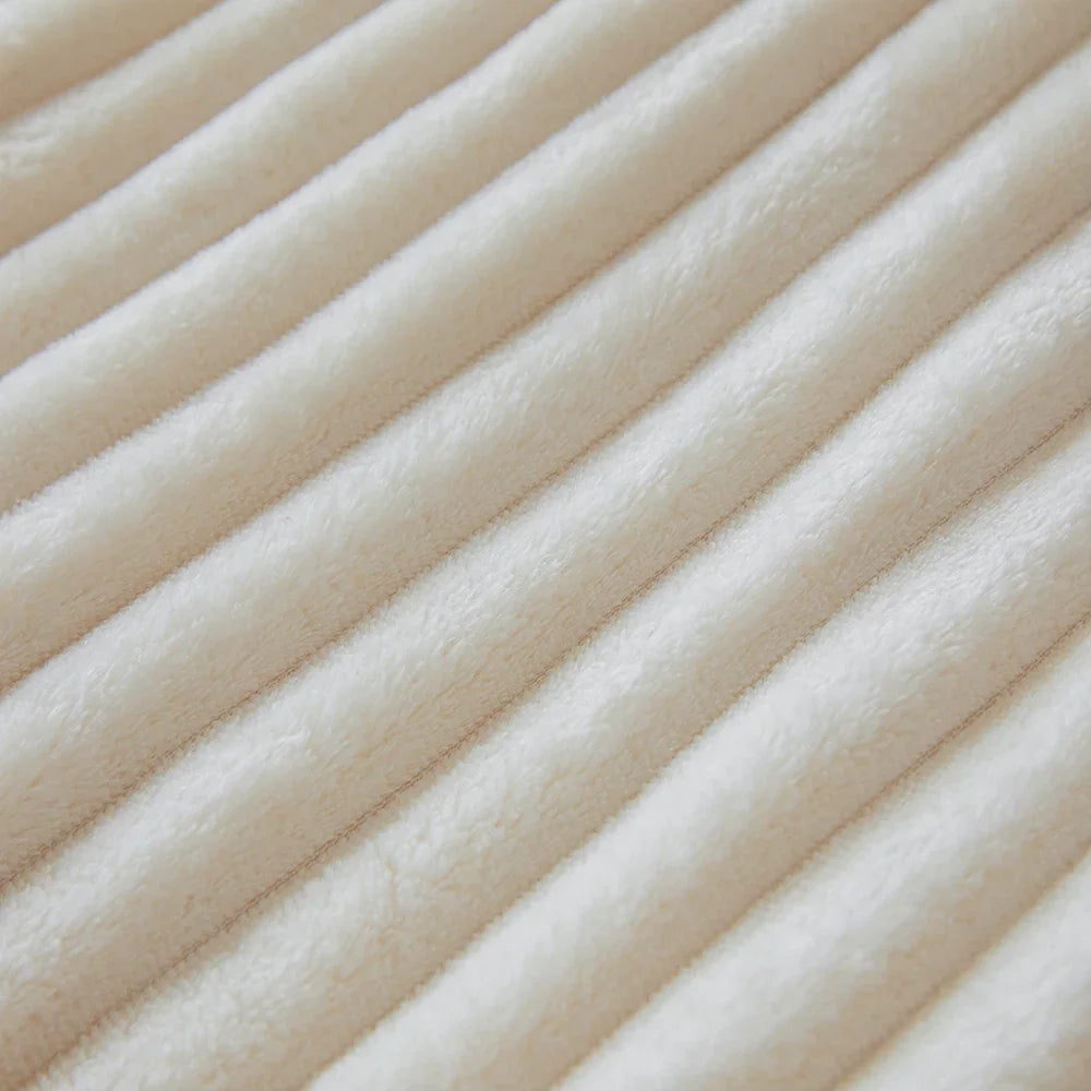 VividTwill 1pc Fluffy Coral Velvet Blanket Air-Conditioned Flannel Plush Comfortable Thickened Warm Soft Throw Blanket Bed Cover