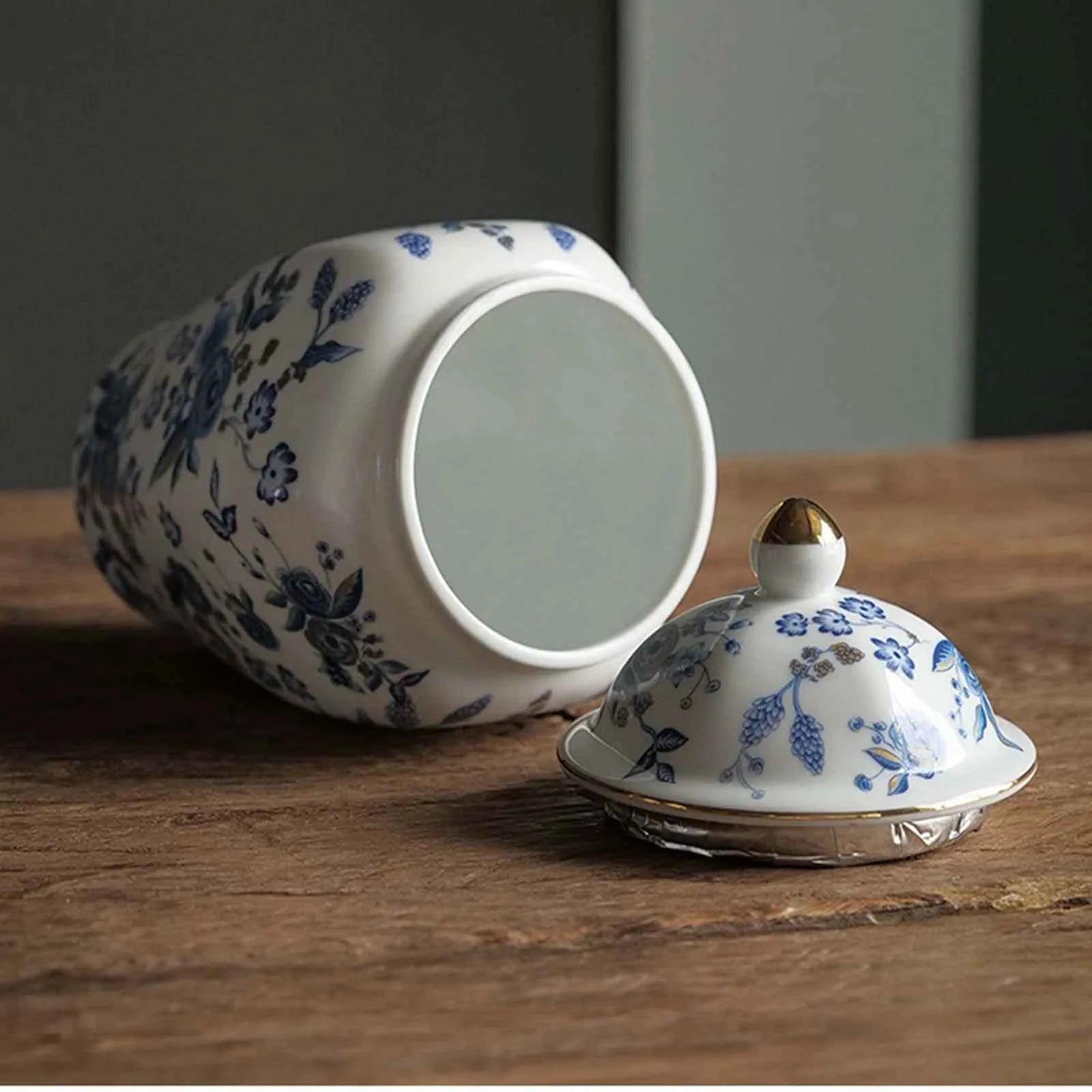 Ceramic Tea Jar with Lid Blue White Porcelain Light Luxury Vase for Dining Room Wedding Centerpiece Table Decoration Home Decor