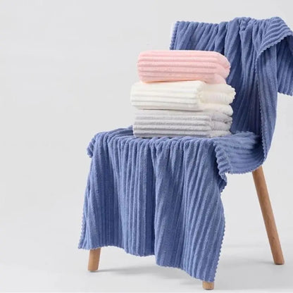 Premium Microfiber Bath Towel — Quick-Dry, 4 Colors, Gift Ready