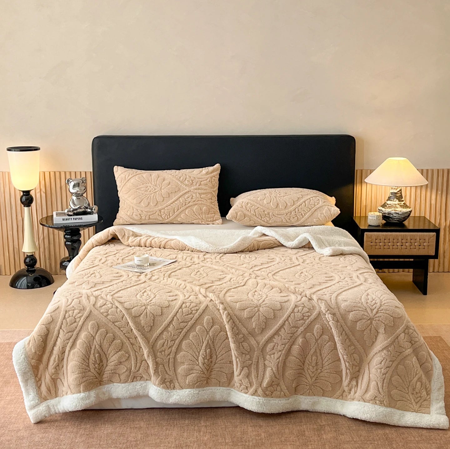 Lamb Fleece Warm Throw, Four Seasons Universal Use, Plush & Extra Cozy Bed Blanket, Portable Lap Cover for Office Naps, Multi-scene Bedding for Sofa & Workplace, Fully Machine Washable