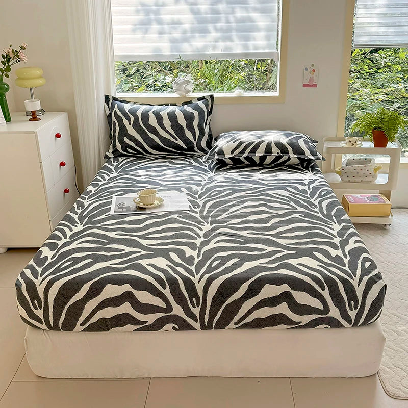 Zebra Stripe Fitted Sheet, Queen, Elastic Band