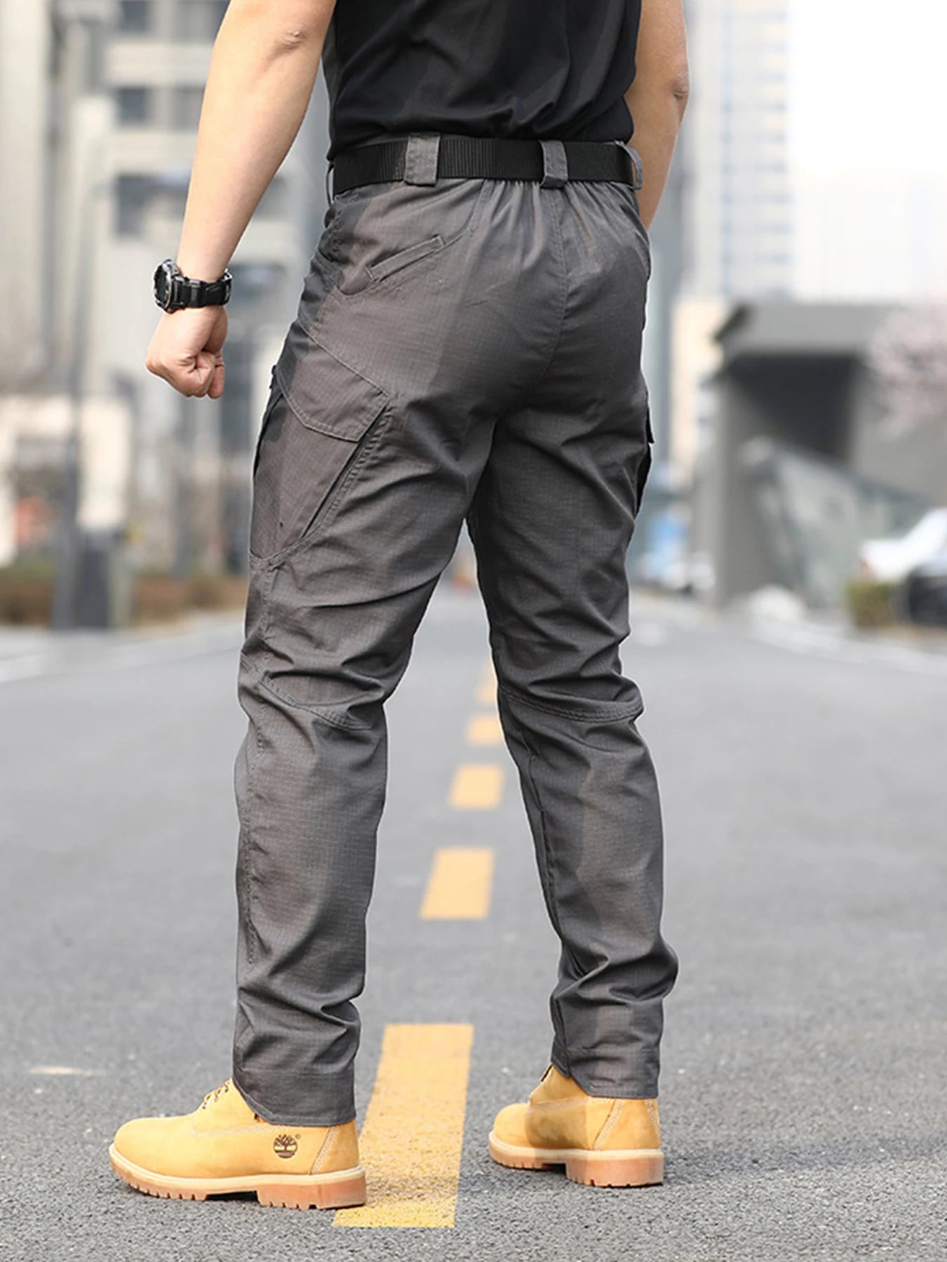 Men's Tactical Pants — Multi-Pocket Scratch-Resistant Breathable Lightweight Outdoor Pants