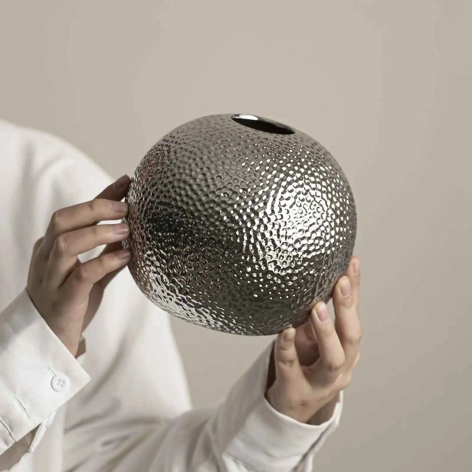 Luxury Hammer Ball Ceramic Vase Dried Flower Flower Arrangement Accessories Gold and Silver Vase Living Room Decoration Vases