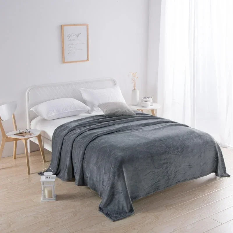 1PC Solid Gray Flannel Blanket, Soft Warm Fleece Throw, Thick Lightweight Cozy Bed Cover, Multi-use for Sofa, Nap, Office, Camping