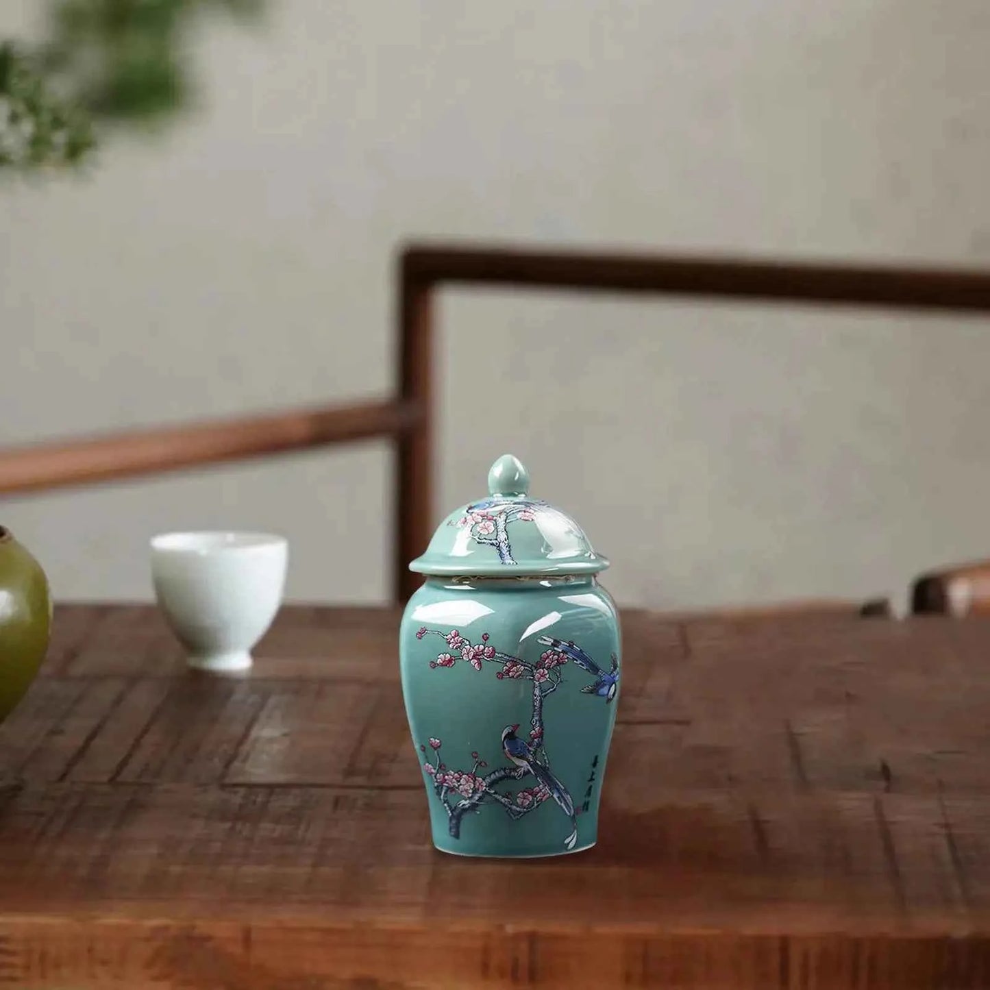 1x Blue and White Ceramic Tea Canister Porcelain Decorative Porcelain Jar Dried Flower Vase Glazed Hand Painted Desk Home Accent
