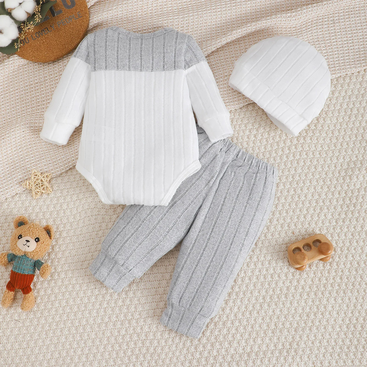 3Pcs/Set of Newborn Baby Boy Color Blocked Long Sleeved Bodysuit+Pants+Cute Hat Set 0-18 Months Baby Boy Spring and Autumn Set