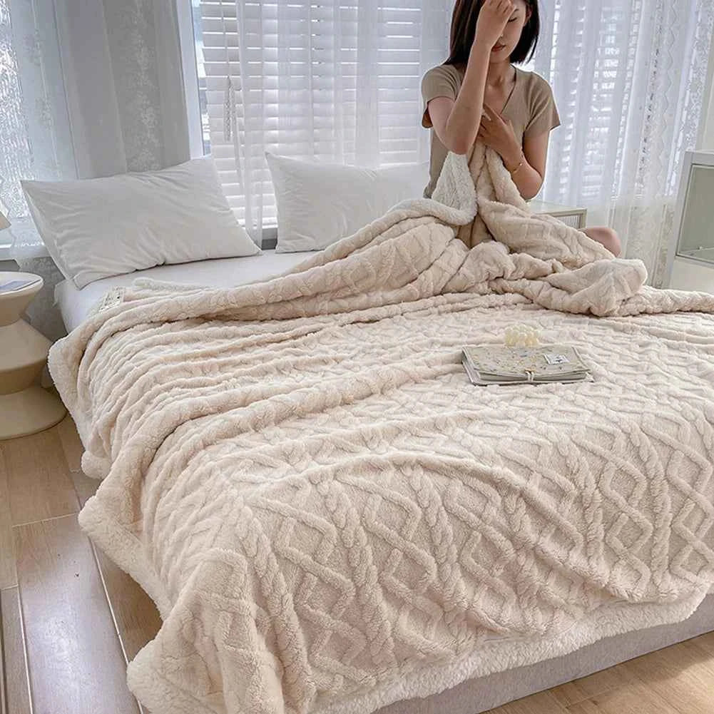 Winter Thick Blanket Comfortable Lamb Fleece Throw Blanket Double Layer Thick Lamb Wool Sleeping Blanket Flannel Throw Bedspread
