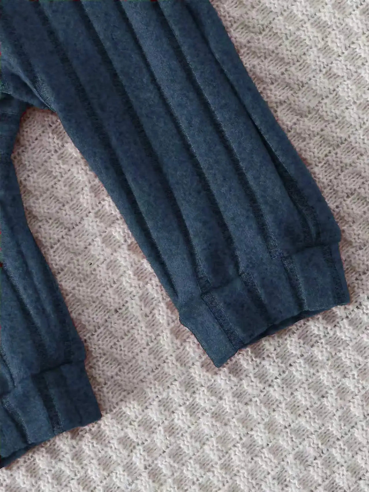 【Baby Boy】Autumn & Winter Red Onesie with Front Single-Breasted Buttons and Cute Bear Badge on Chest + Red Hat Set Featuring a W